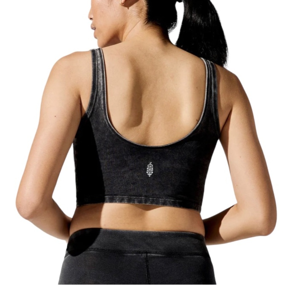NWT Free People Movement Hot Shot Cropped Cami Medium - Picture 2 of 4